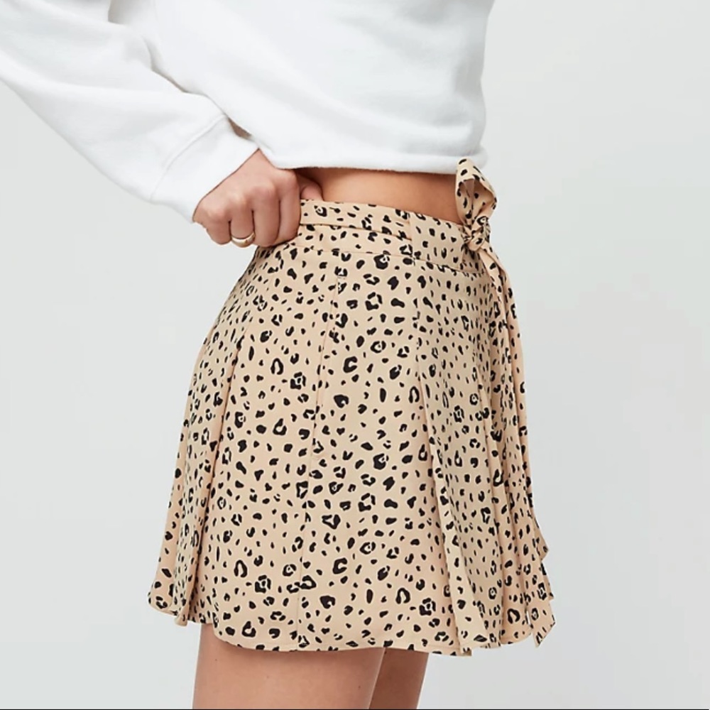 NWOT Aritzia Sunday Best Westley Short